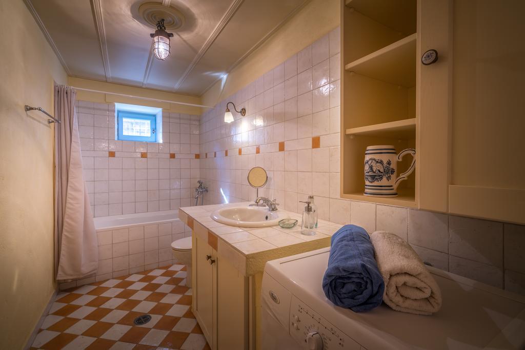 Bratis Holiday Home Kallithea  Buitenkant foto