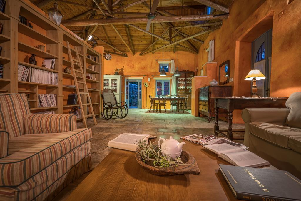 Bratis Holiday Home Kallithea  Buitenkant foto