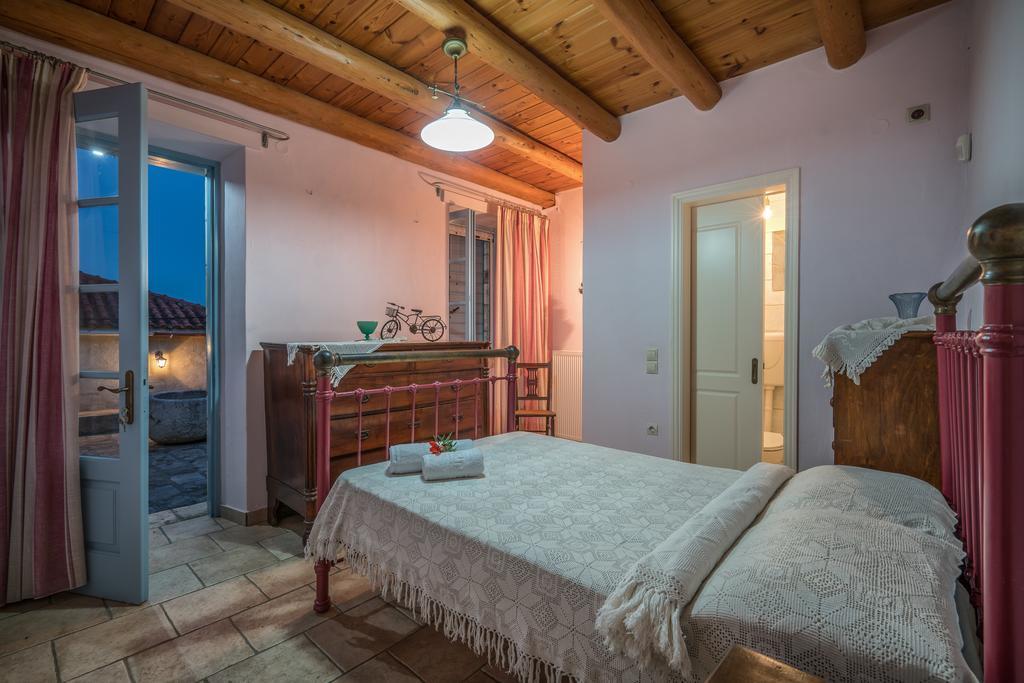 Bratis Holiday Home Kallithea  Buitenkant foto