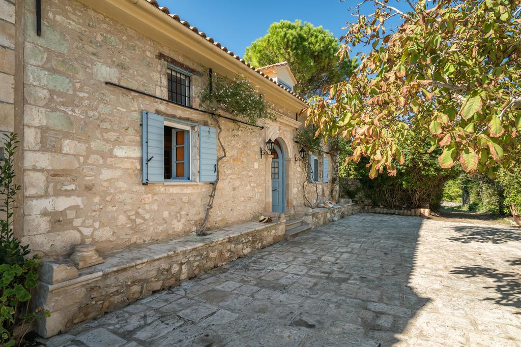 Bratis Holiday Home Kallithea  Buitenkant foto