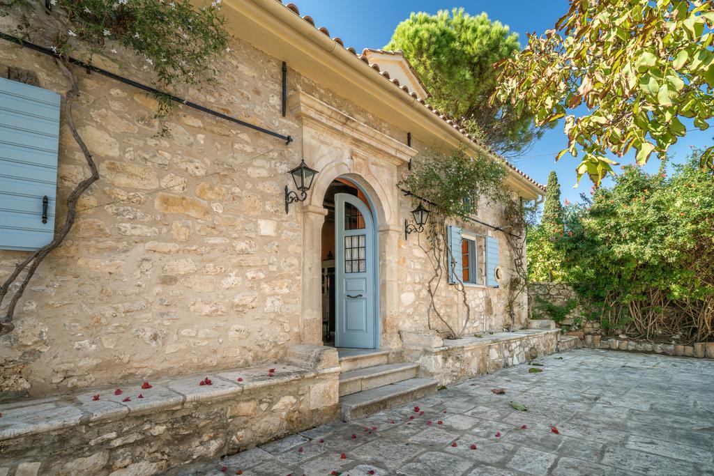 Bratis Holiday Home Kallithea  Buitenkant foto