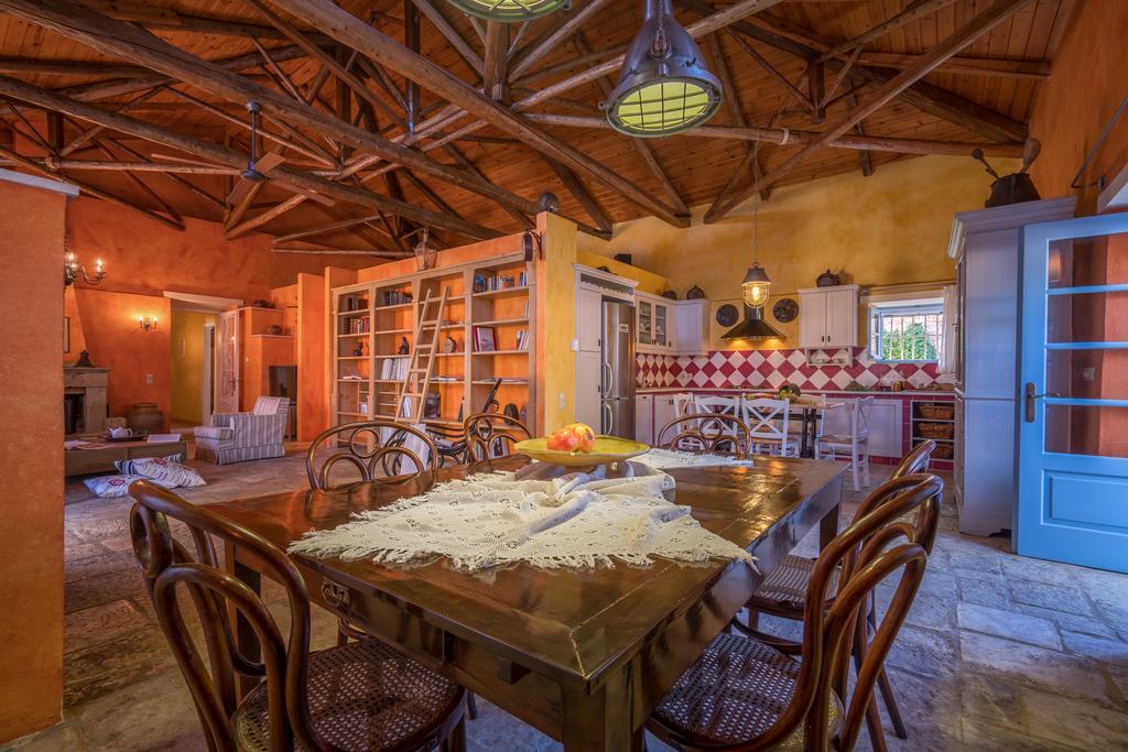 Bratis Holiday Home Kallithea  Buitenkant foto